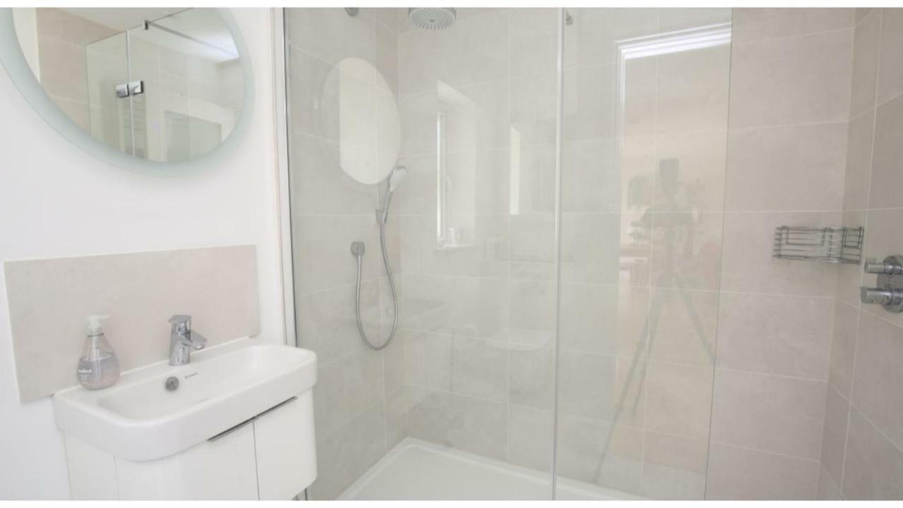 ★ Luxury Oxford Apartment ★ Sleeps 4, Free Parking Kültér fotó