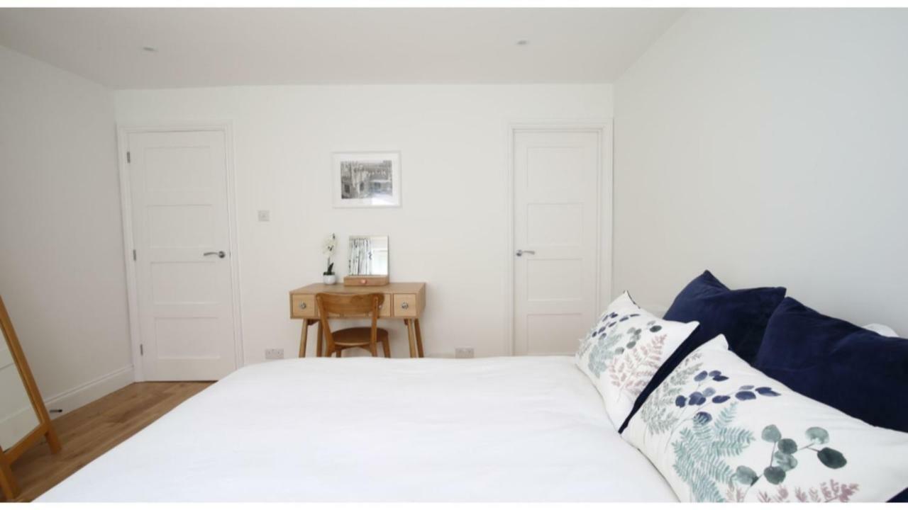 ★ Luxury Oxford Apartment ★ Sleeps 4, Free Parking Kültér fotó